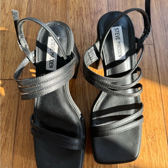 Steve Madden Black Strappy Platform Sandal - Picture 4 of 5